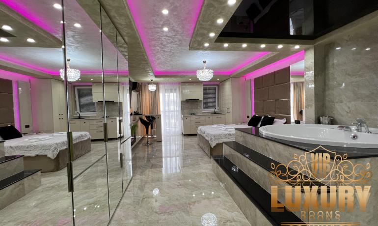 Studio 121