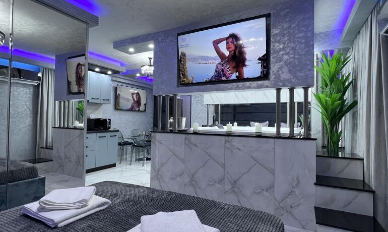 Studio 169